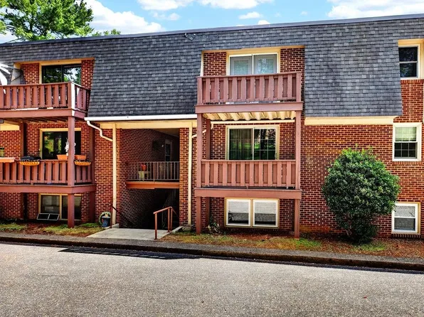 2337 Morris Mill Rd APT 3, Staunton, VA 24401