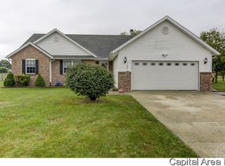 308 E Oak Grove Dr, Athens, IL 62613