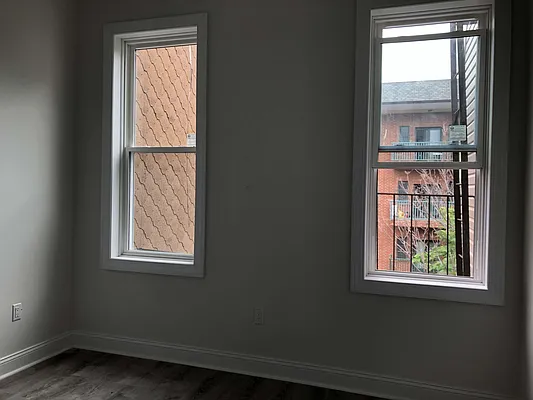 Rented by TheLocals LLC | media 22