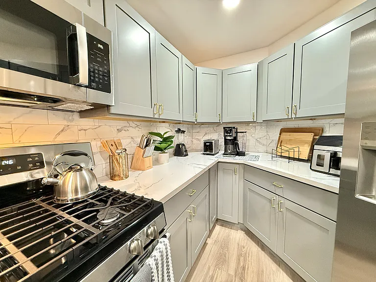 3229 S Sherbourne Dr — Photo 31