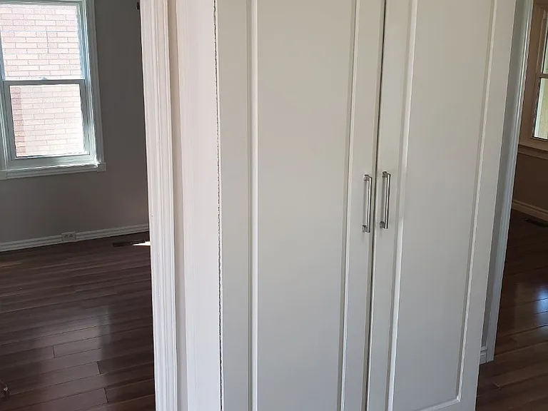 519 Catharine St N #MAIN LEVEL — Photo 19
