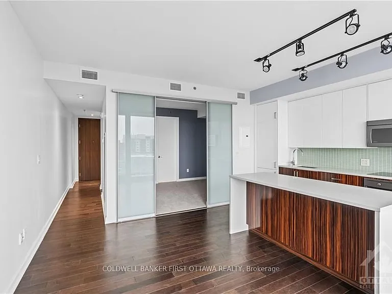 300 Lisgar St #907 — Photo 11