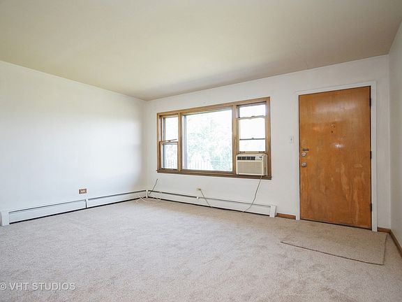 4th image of 13 King Arthur Ct APT 15