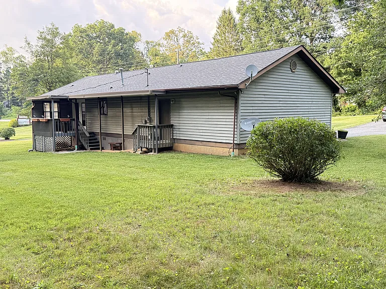 882 Glenn Bridge Rd SE — Photo 13