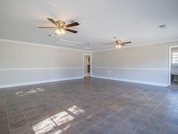 5th image of 19142 Marion Ln