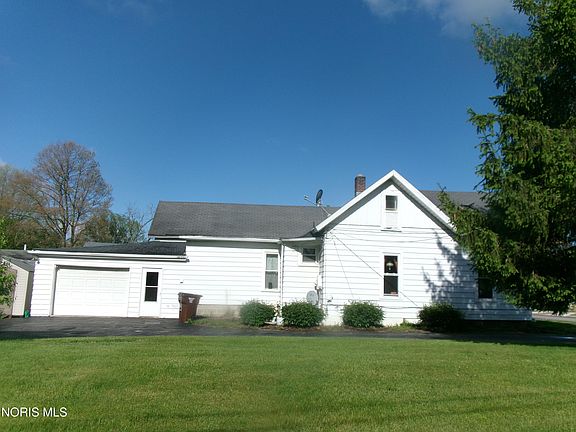 4th image of 734 E 2nd St