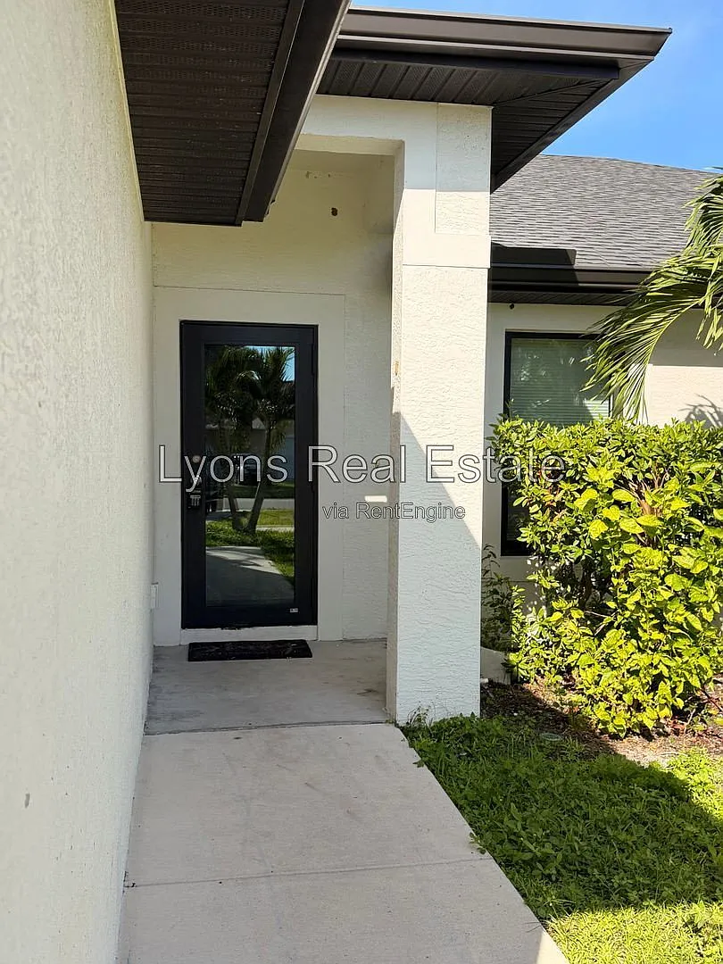 3 bed, 2.0 bath, 1248 sqft, $1,700 — Photo 3