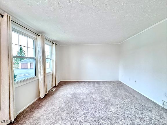 5th image of 7392 Avon Dr