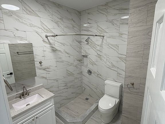 3rd image of 1414 35th St Floor 2