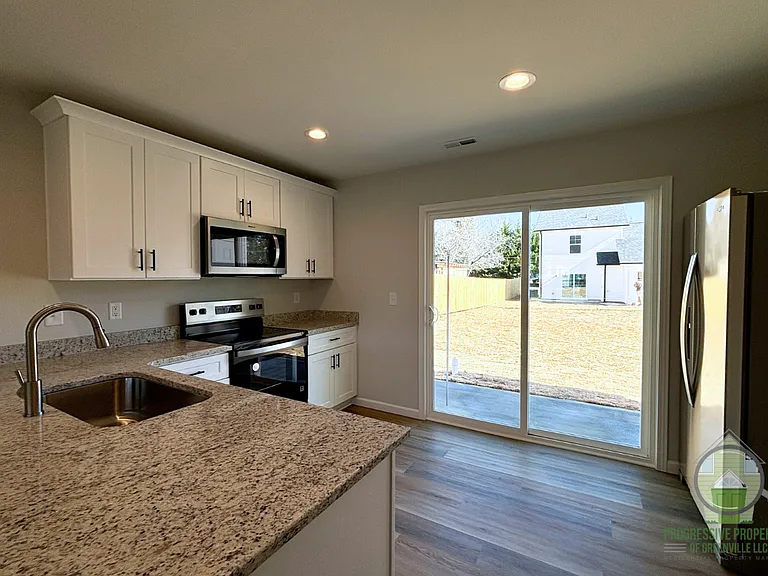 377 Echo Cir — Photo 5