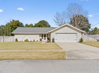 705 Swan Ln, Destin, FL 32541
