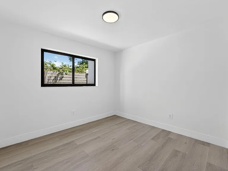 37 NW 59th St #4 — Photo 16