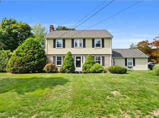 27 Merrymount Dr, Warwick, RI 02888