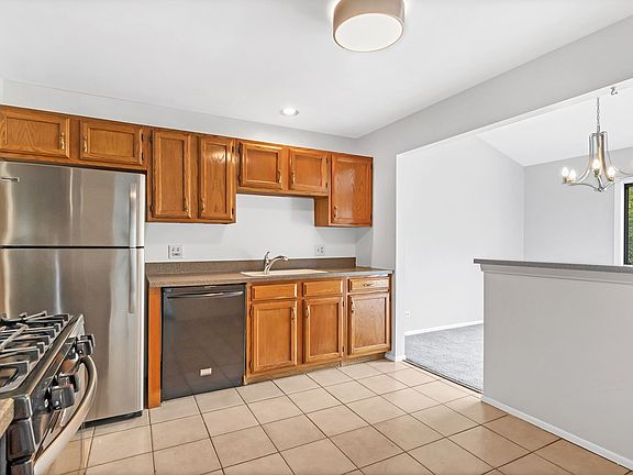 4th image of 166 Stirling Ln Unit V2