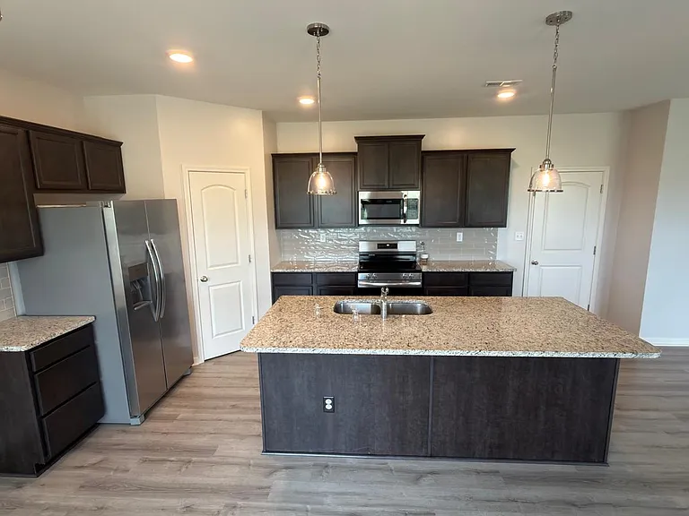 7016 Arbor Ridge Dr — Photo 6