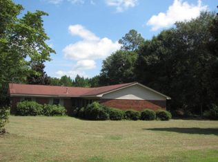 23 Trent Cook Ln, Hazlehurst, GA 31539