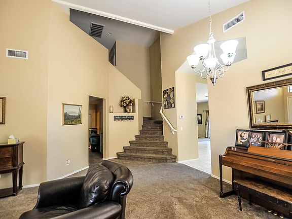 4th image of 1782 E Wildflower Ln