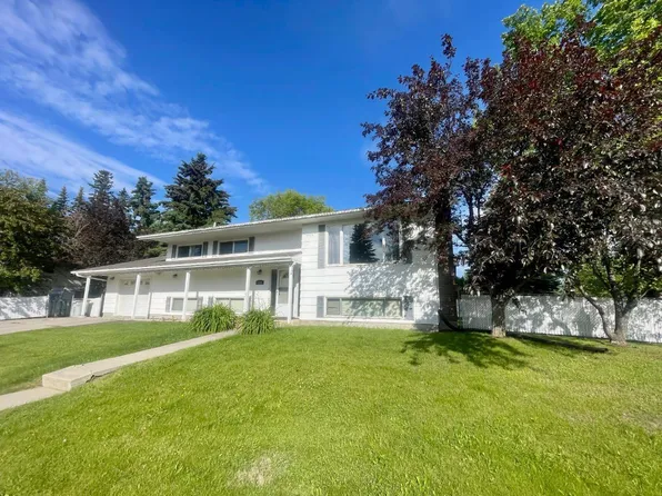 5301 15th Ave, Edson, AB T7E 1H2