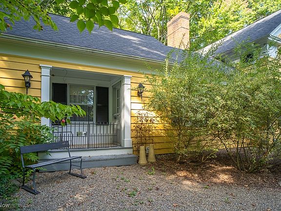 2nd image of 3577 Wooddale Dr