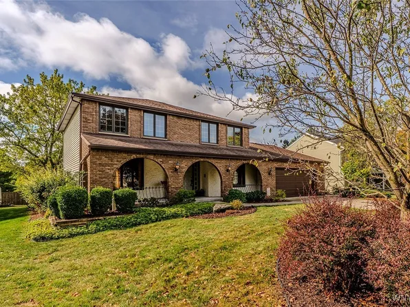 15 Old Orchard Cmn, Lancaster, NY 14086