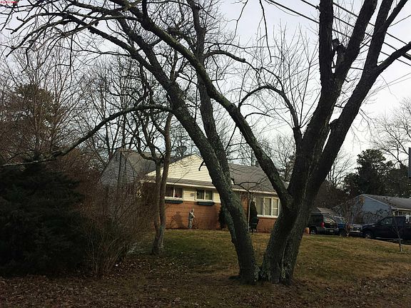 3rd image of 23 Cherokee Dr