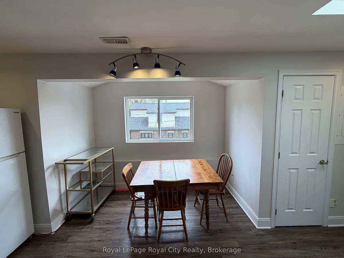 Building Photo - 563 Woolwich St #1