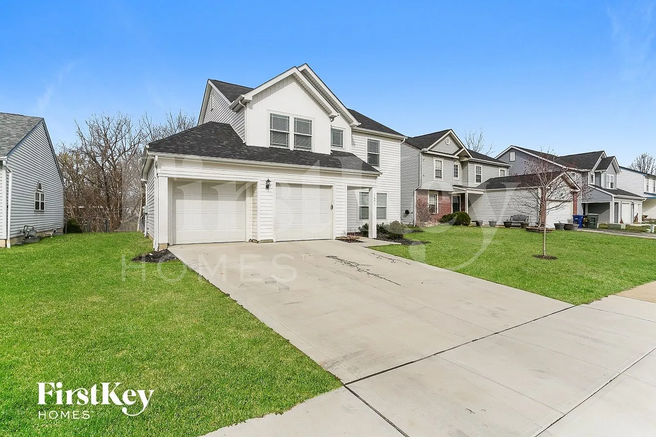 4 bed, 2.5 bath, 1704 sqft, $3,000 — Photo 2