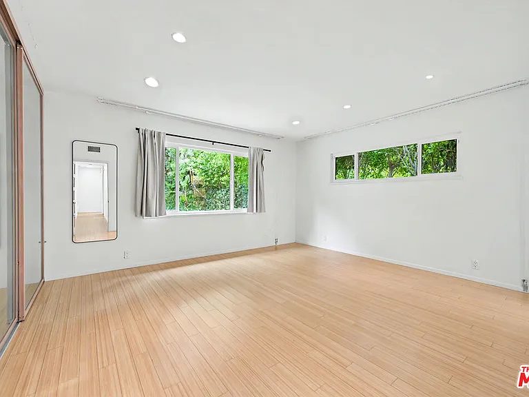 9512 Duxbury Ln — Photo 23