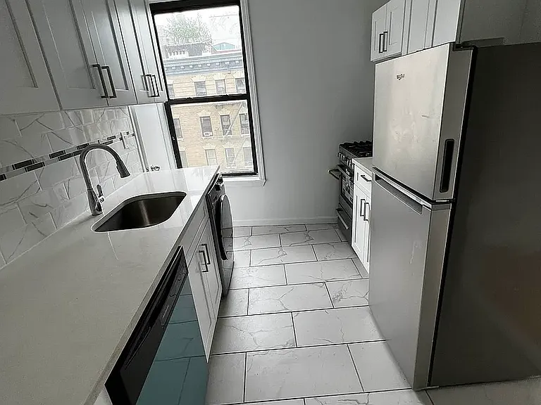 86 Kenmare St #29 — Photo 7