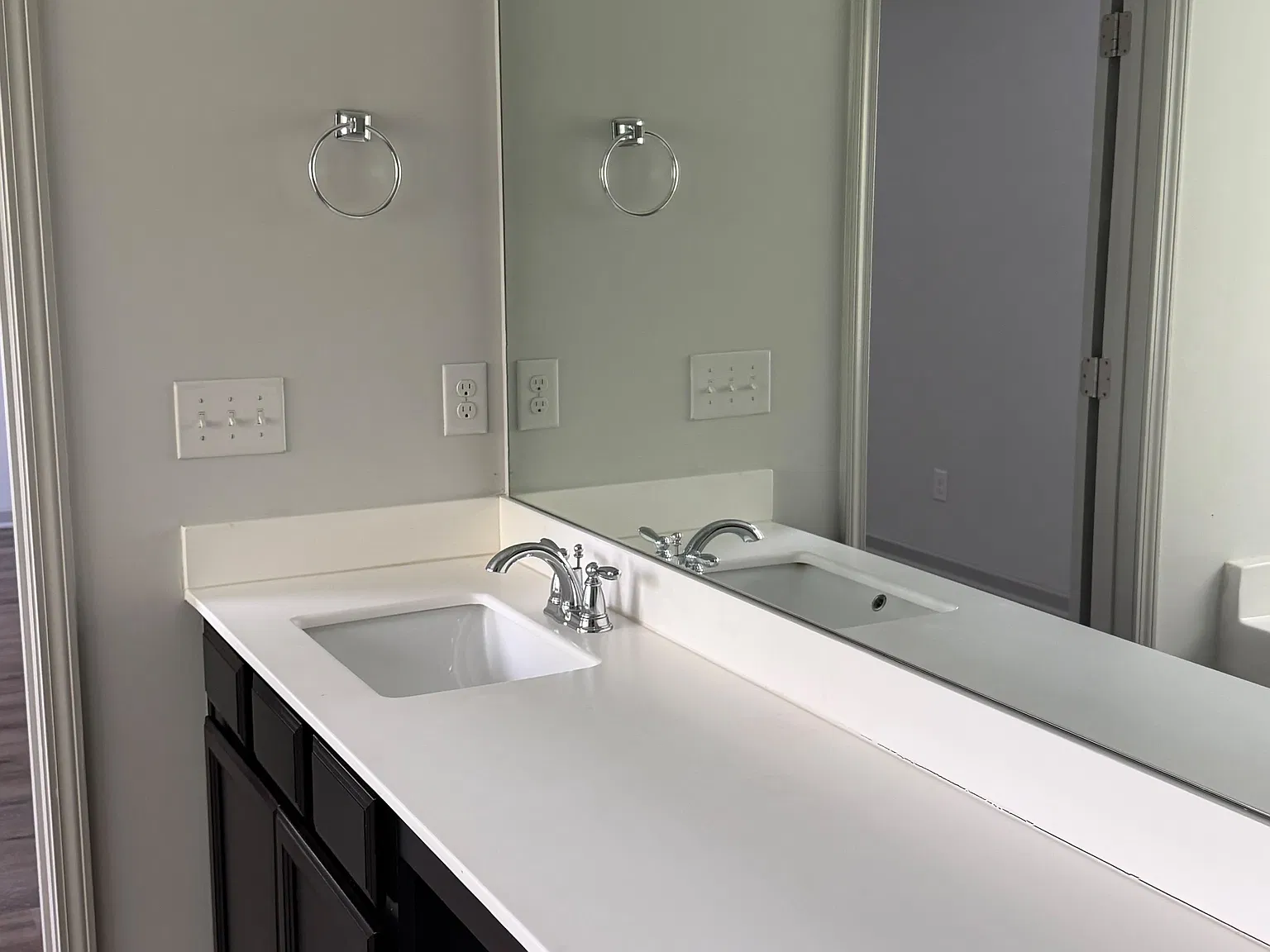 3 bed, 1994 sqft, $2,550 — Photo 3