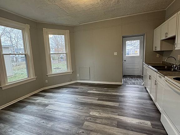 4th image of 721 Ross Ave #A