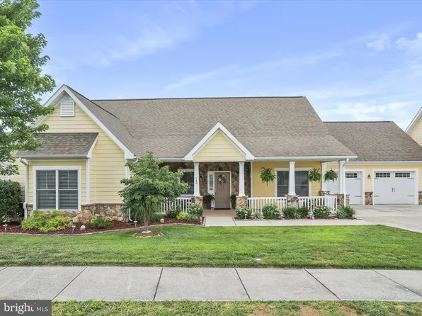 140 Signal Knob Cottage Dr, Strasburg, VA 22657