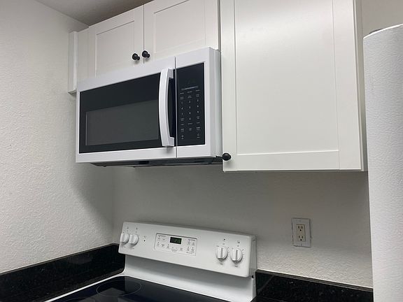 4th image of 1799 N Highland Ave #19