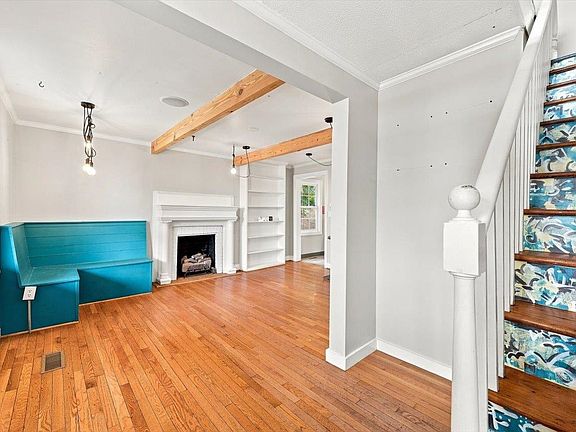 3rd image of 908 W Main St