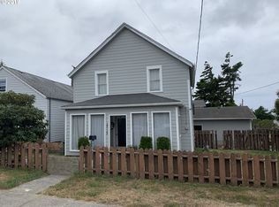 1712 Meade St, North Bend, OR 97459
