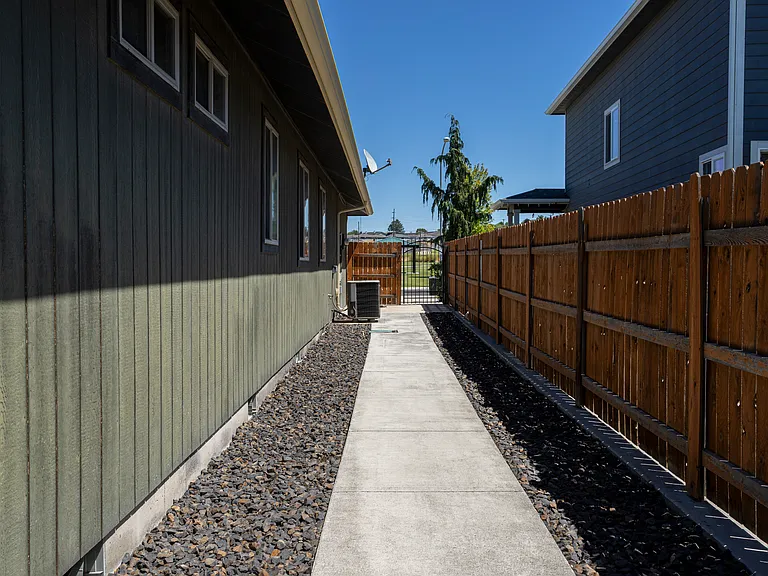 1648 S Beaumont Dr — Photo 48