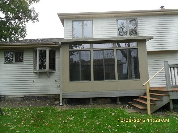 3rd image of 467 Montrose Avenue