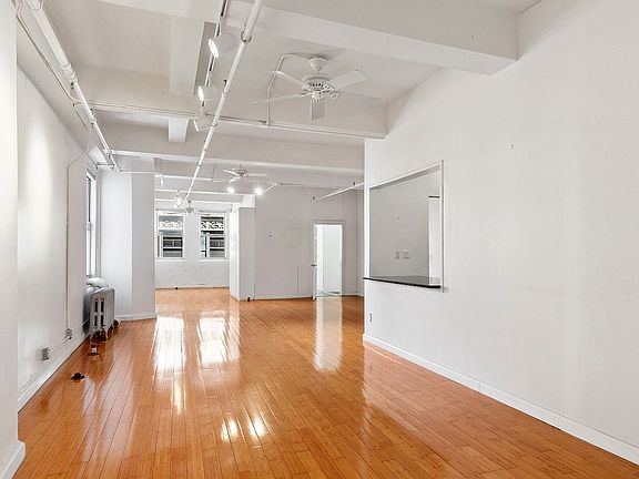2nd image of 150 W 26th St APT 902