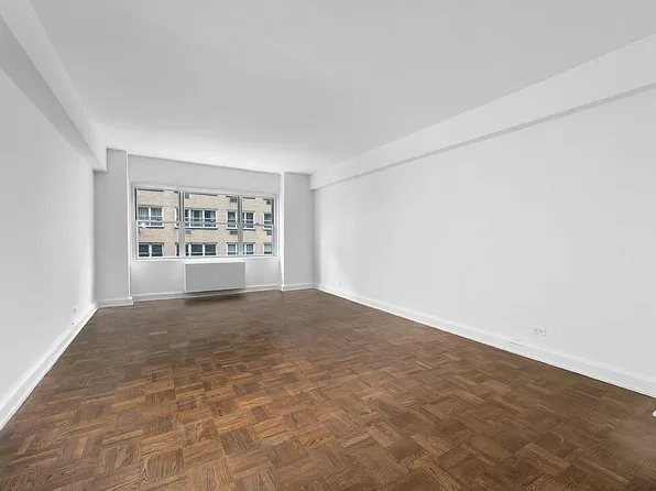 136 East 55th Street image 1 of 7