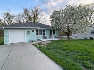 7527 Pratt St, Omaha, NE 68134