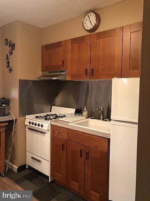 1st image of 604-36 S Washington Sq #418