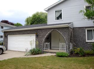 126 Ayrault Dr, Amherst, NY 14228