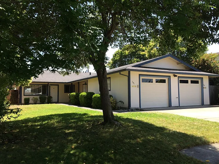 541 Pacific Ave — Photo 1