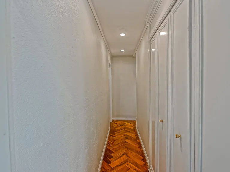 2621 Mathews Ave — Photo 33
