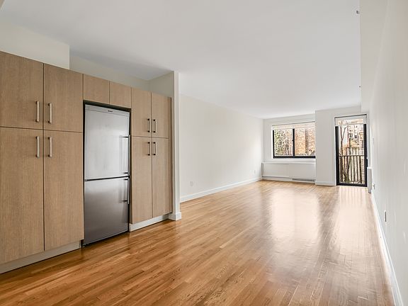 3rd image of 101 W 15th St APT 628