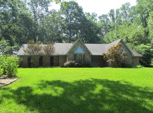 106 Danawood Ln, Vicksburg, MS 39180
