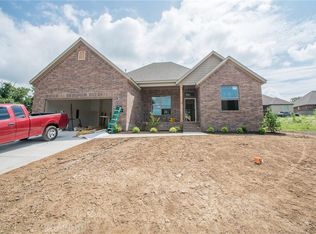 1670 S Pebble Beach Dr, Fayetteville, AR 72701