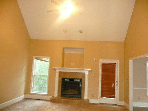 2nd image of 404 Dorset Ct