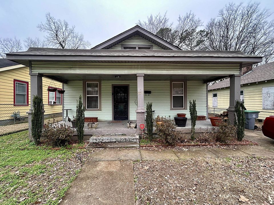 1st image of 771 Roanoke Ave