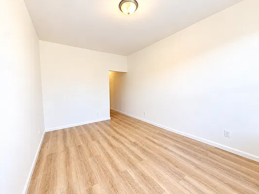 Living room, photo 2